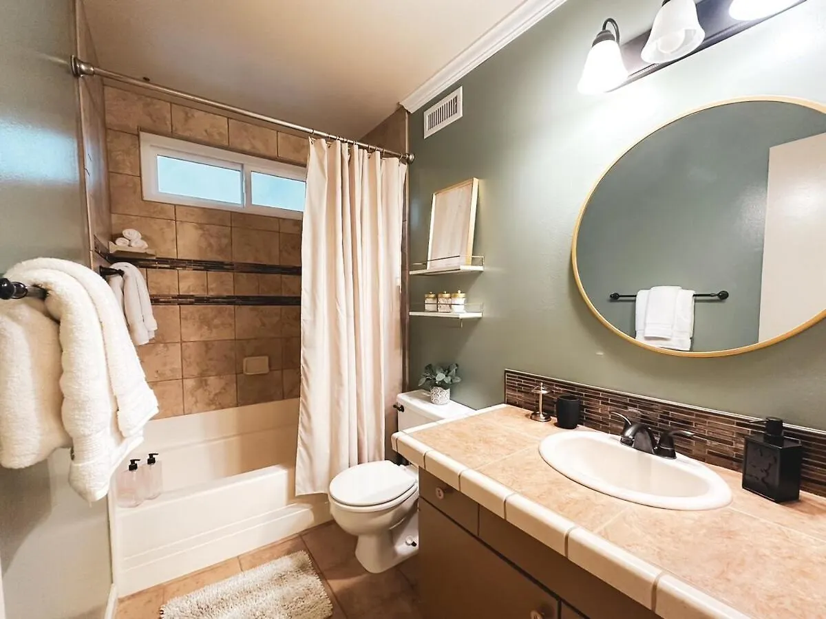 The 3Br-2Ba Extended Stay Oasis In Anaheim 0*,