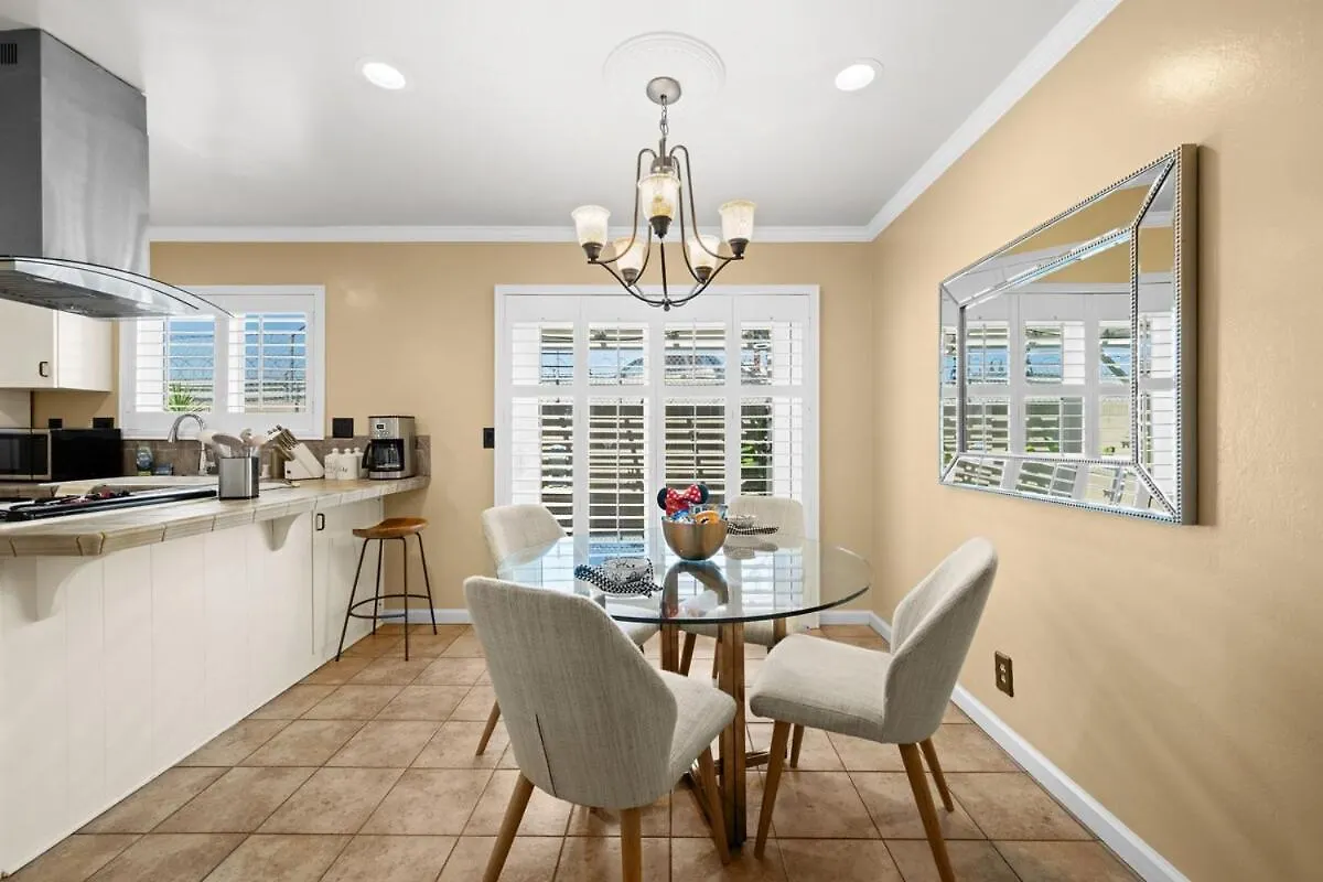 The 3Br-2Ba Extended Stay Oasis In Anaheim