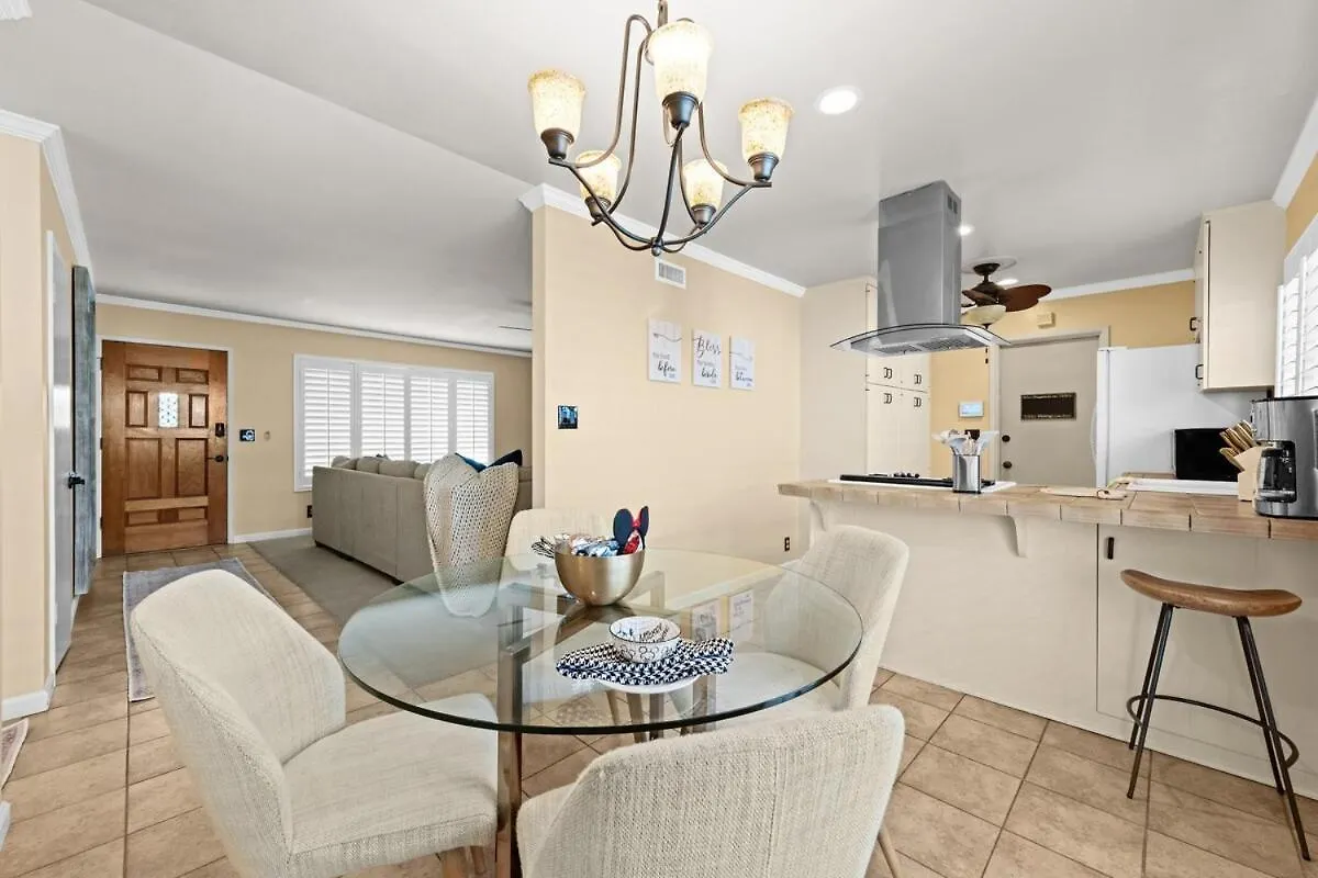 The 3Br-2Ba Extended Stay Oasis In Anaheim Holiday home