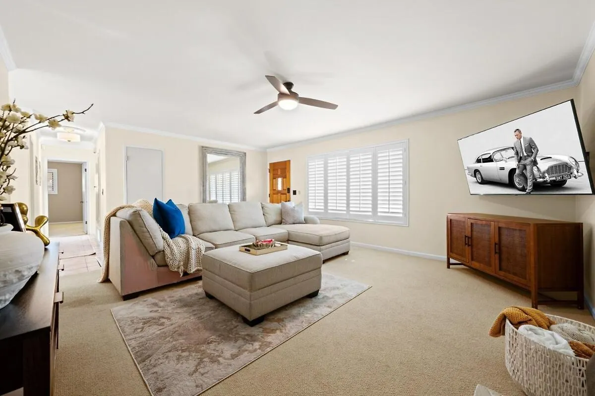 The 3Br-2Ba Extended Stay Oasis In Anaheim Holiday home