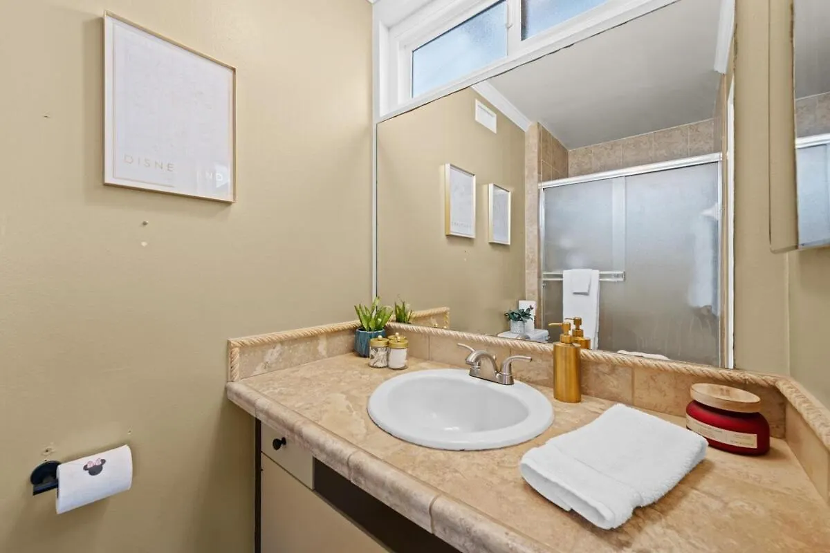 Holiday home The 3Br-2Ba Extended Stay Oasis In Anaheim