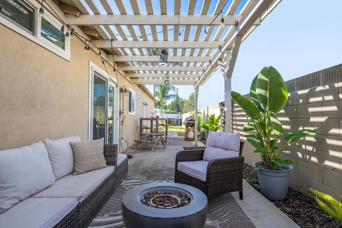 The 3Br-2Ba Extended Stay Oasis In Anaheim Holiday home