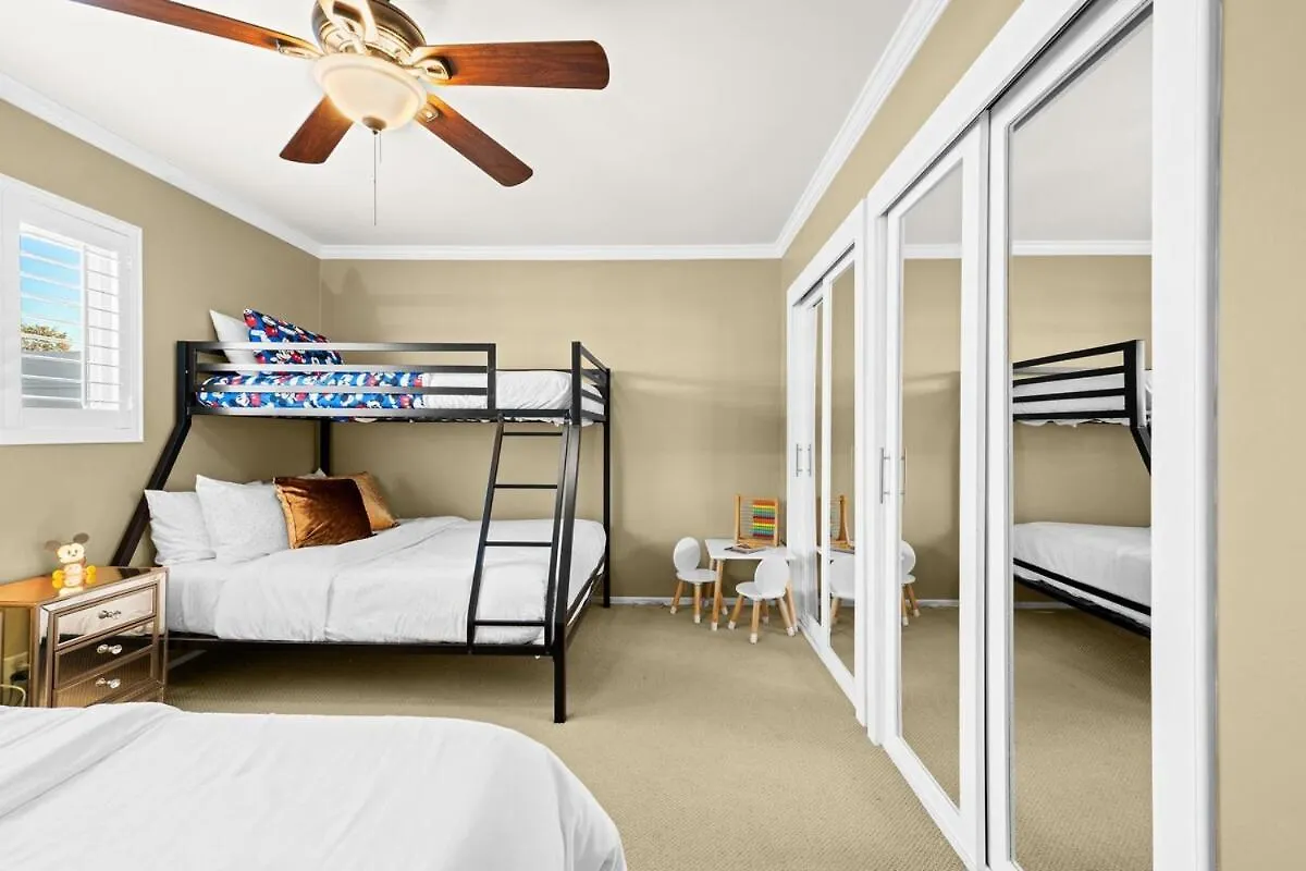 The 3Br-2Ba Extended Stay Oasis In Anaheim